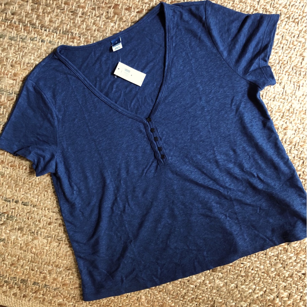 *NEW* Linen Henley T-shirt 💙